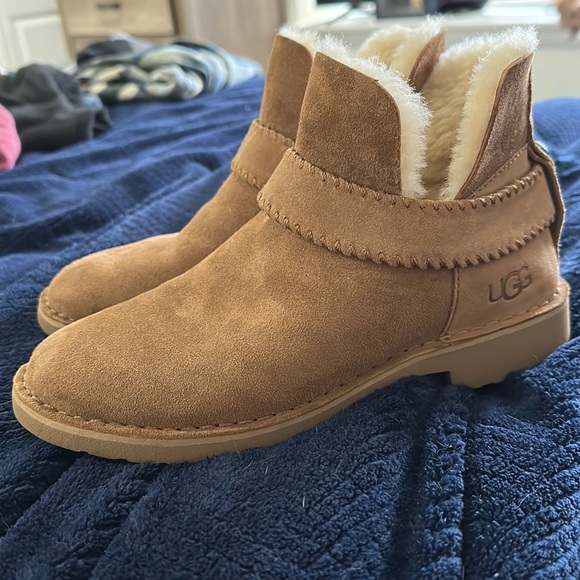 UGG Shoes - Ugg Mckays